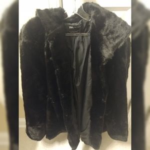 NEW ZARA BLACK Faux fur coat